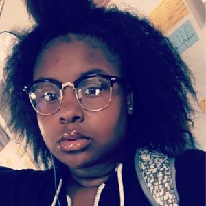 Meet your Posher, Brittney